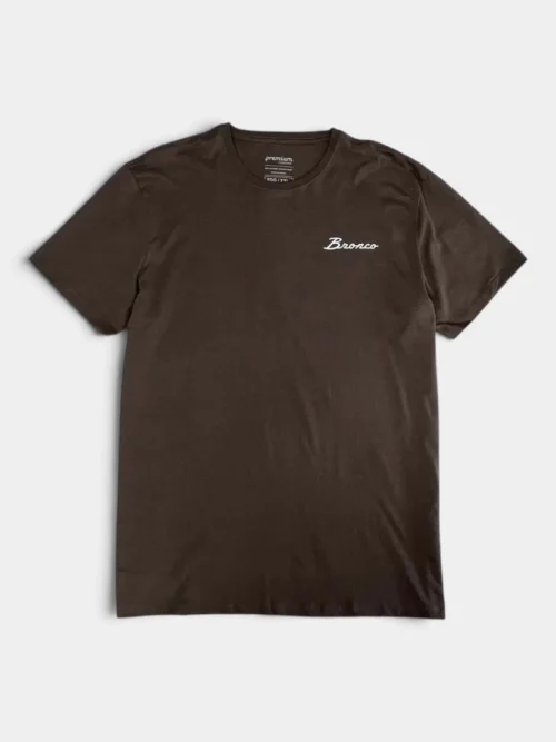 FRD0093_Remera Hombre Bronco Heritage Marrón_1 Remera Hombre Bronco Heritage Marrón